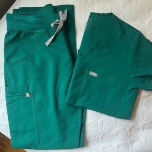 Figs Hunter Green Scrub Set